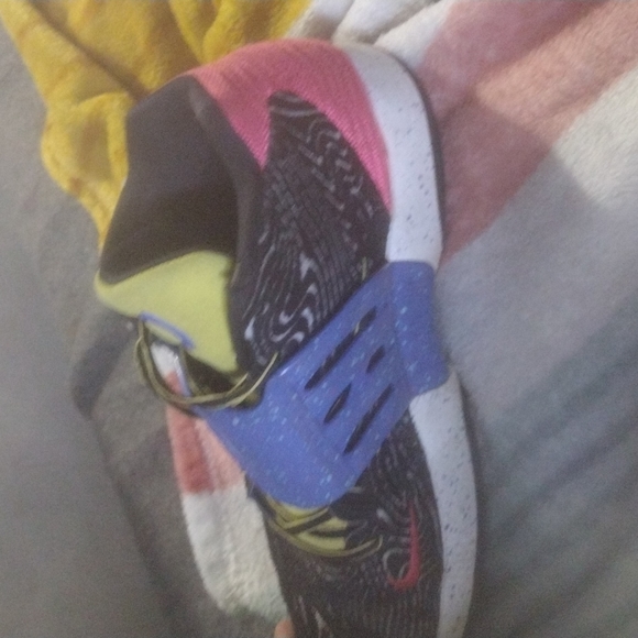 Shoea - Picture 4 of 4